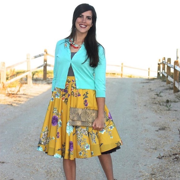 About this Poshmark seller - Picture 3 of 8